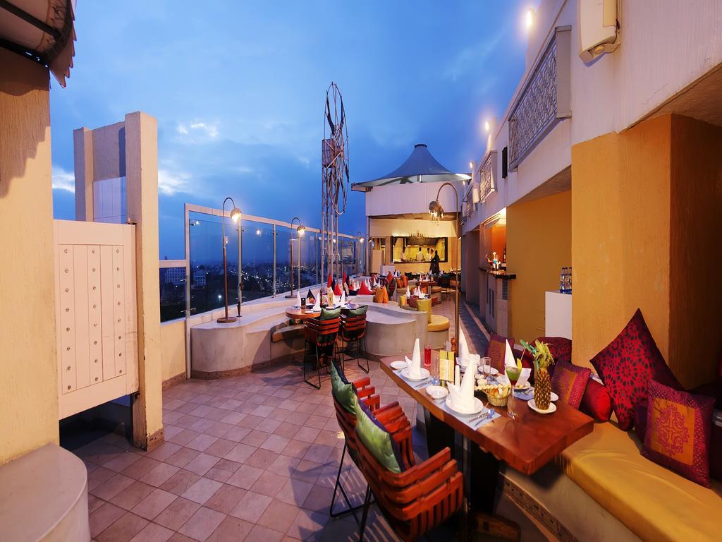 Sayaji Indore Buitenkant foto