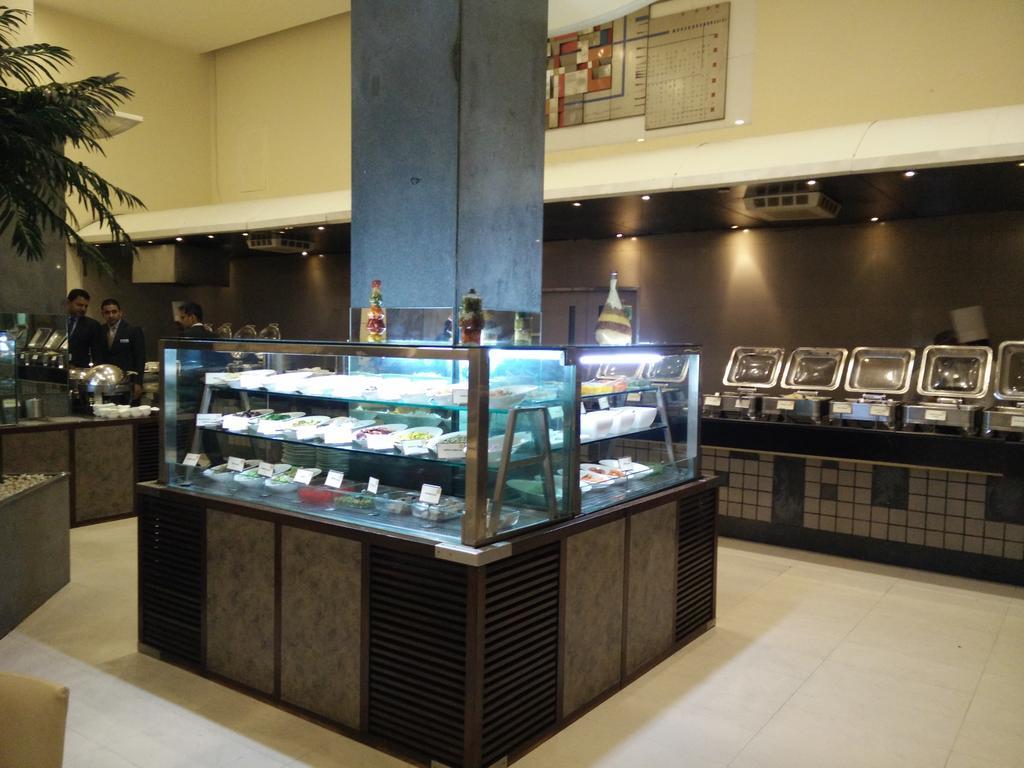 Sayaji Indore Buitenkant foto